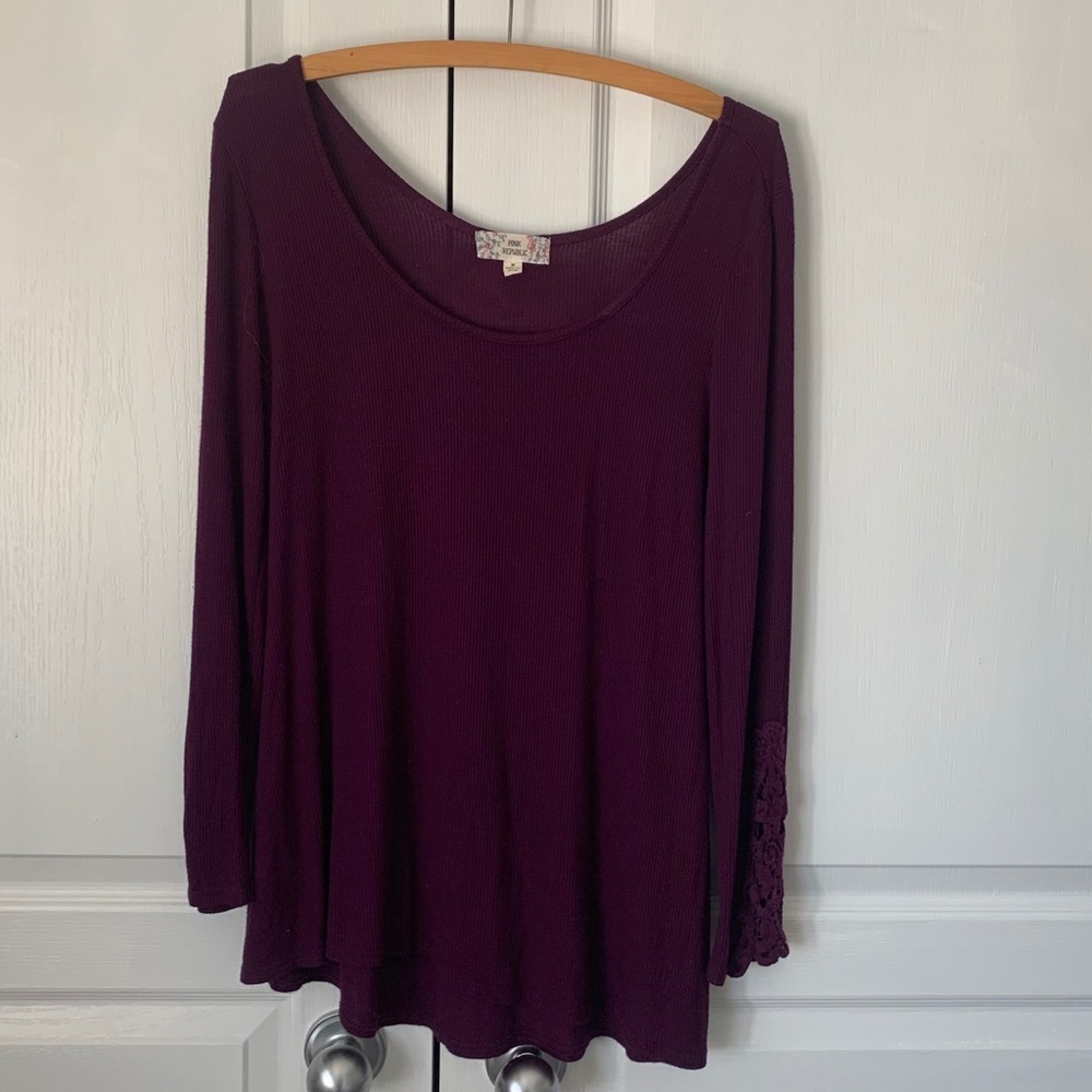 🌱 2 for $40 Long sleeve with lace detailing